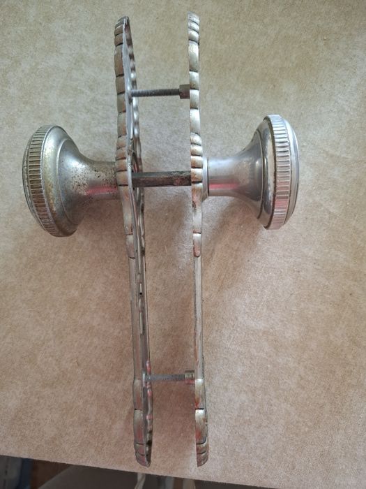 Puxadores e dobradiças