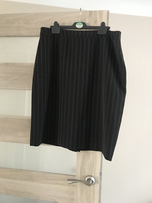 Жіноча спідничка