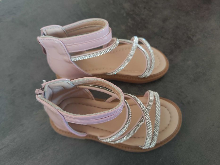 Buty sandaly sprzedam