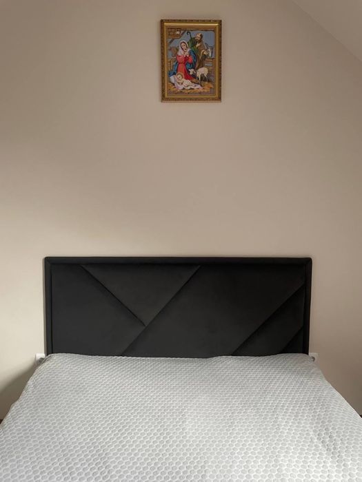 Спинка для ліжка. Мʼка спинка до ліжка