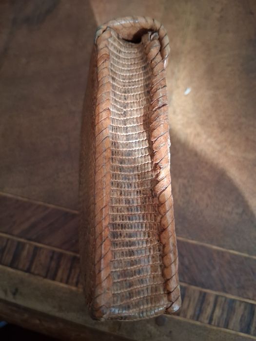 Cigarreira de pele de cobra