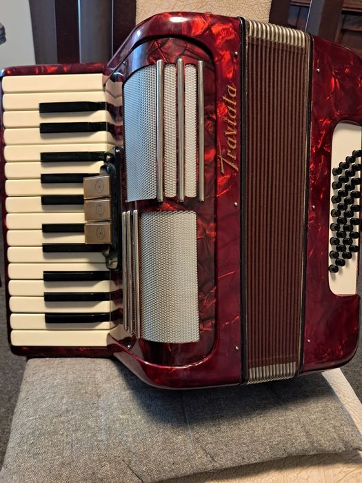 Akordeon włoski 32 basy