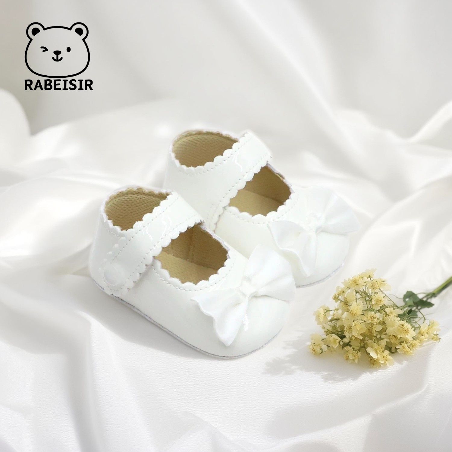 Śliczne buciki do chrztu lub różne okazje 10,5 cm . Buciki śmietankowe