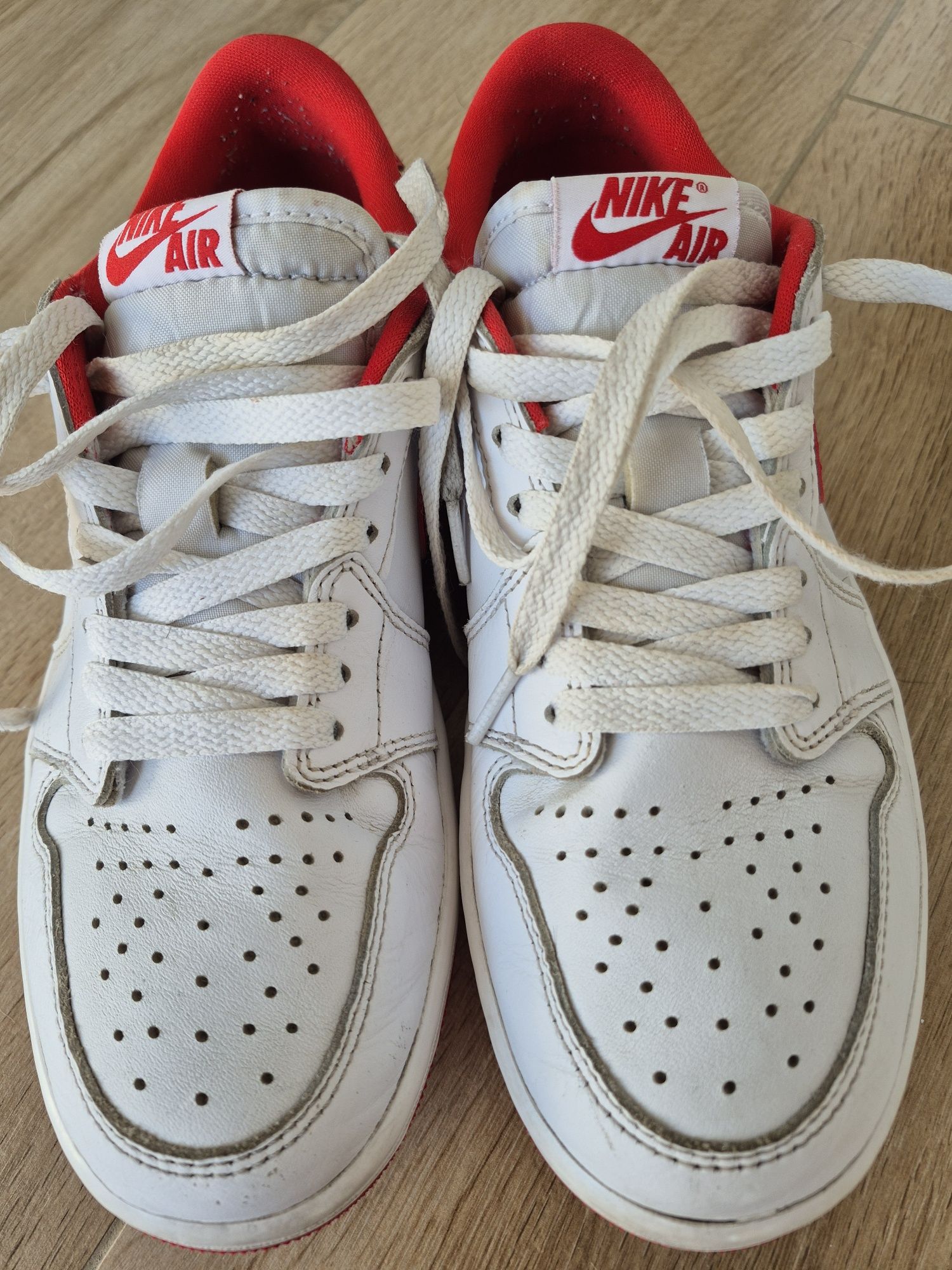 Nike Air Jordan 1 Retro Low biełe czerwone r.40