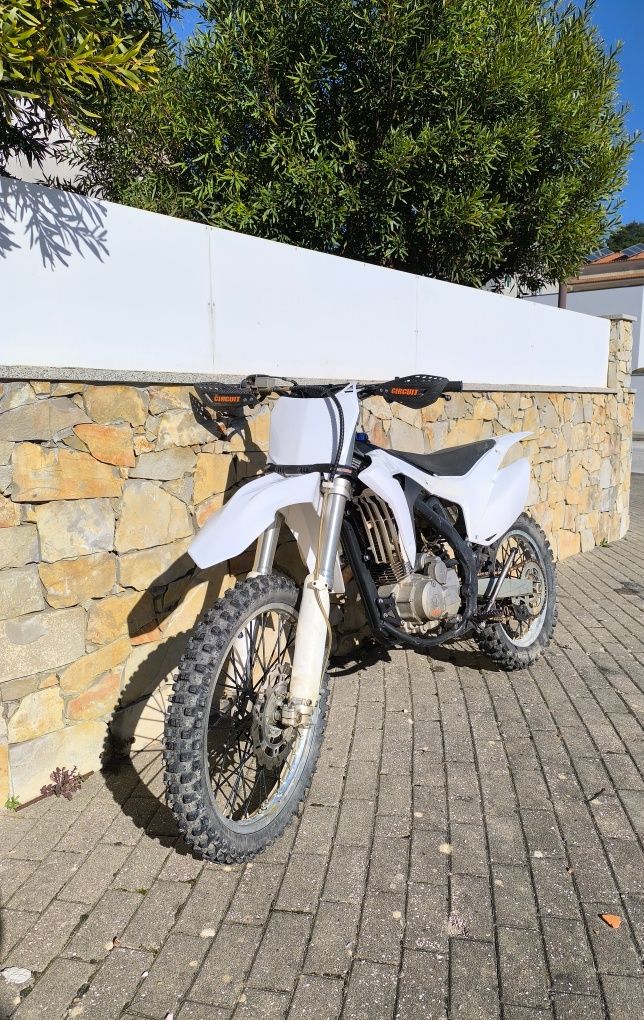 Malcor xzf 250cc (com material extra) ler descrição