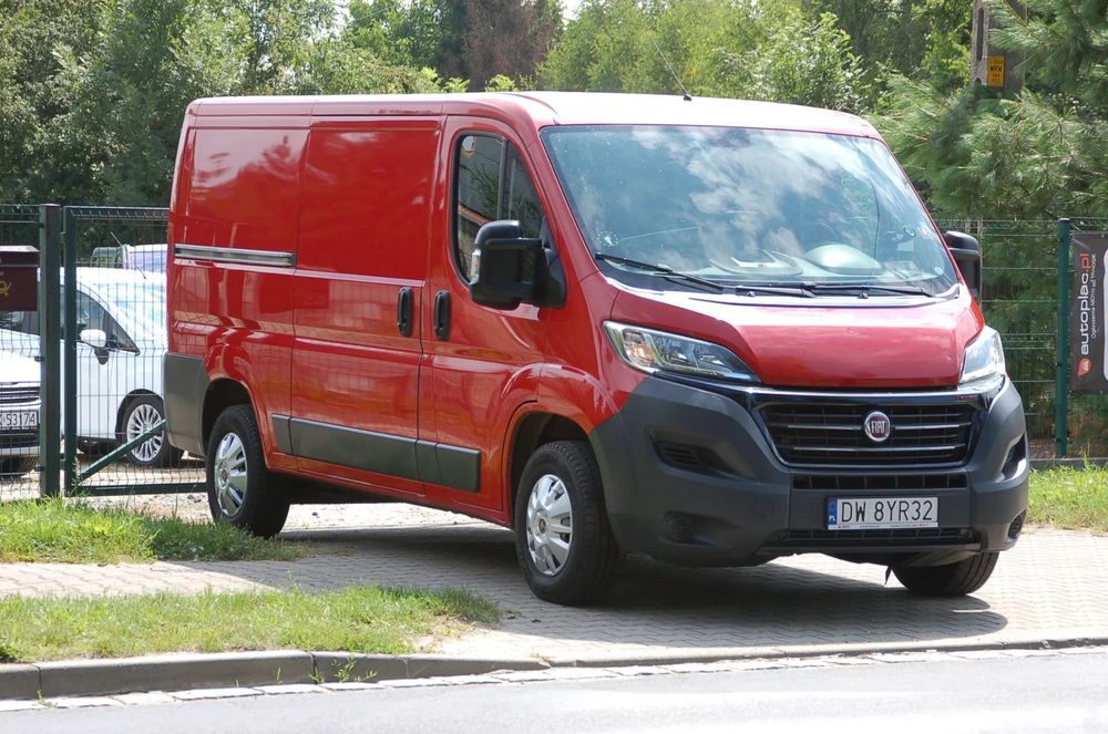 Fiat DUCATO L2H1  FIAT DUCATO L2H1 2.3 EURO 6 Drzwi przesuwne z obu stron zadbany