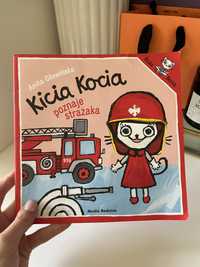 Kicia kocia poznaje strażaka