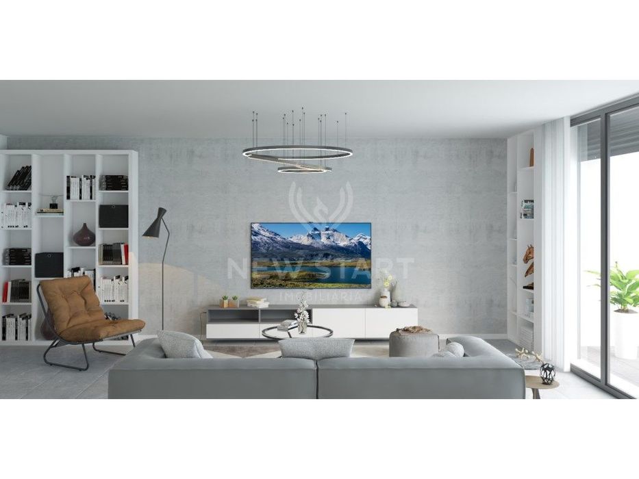Apartamento Duplex T5 novo, garagem, arrecadação em São Brás de Alp...