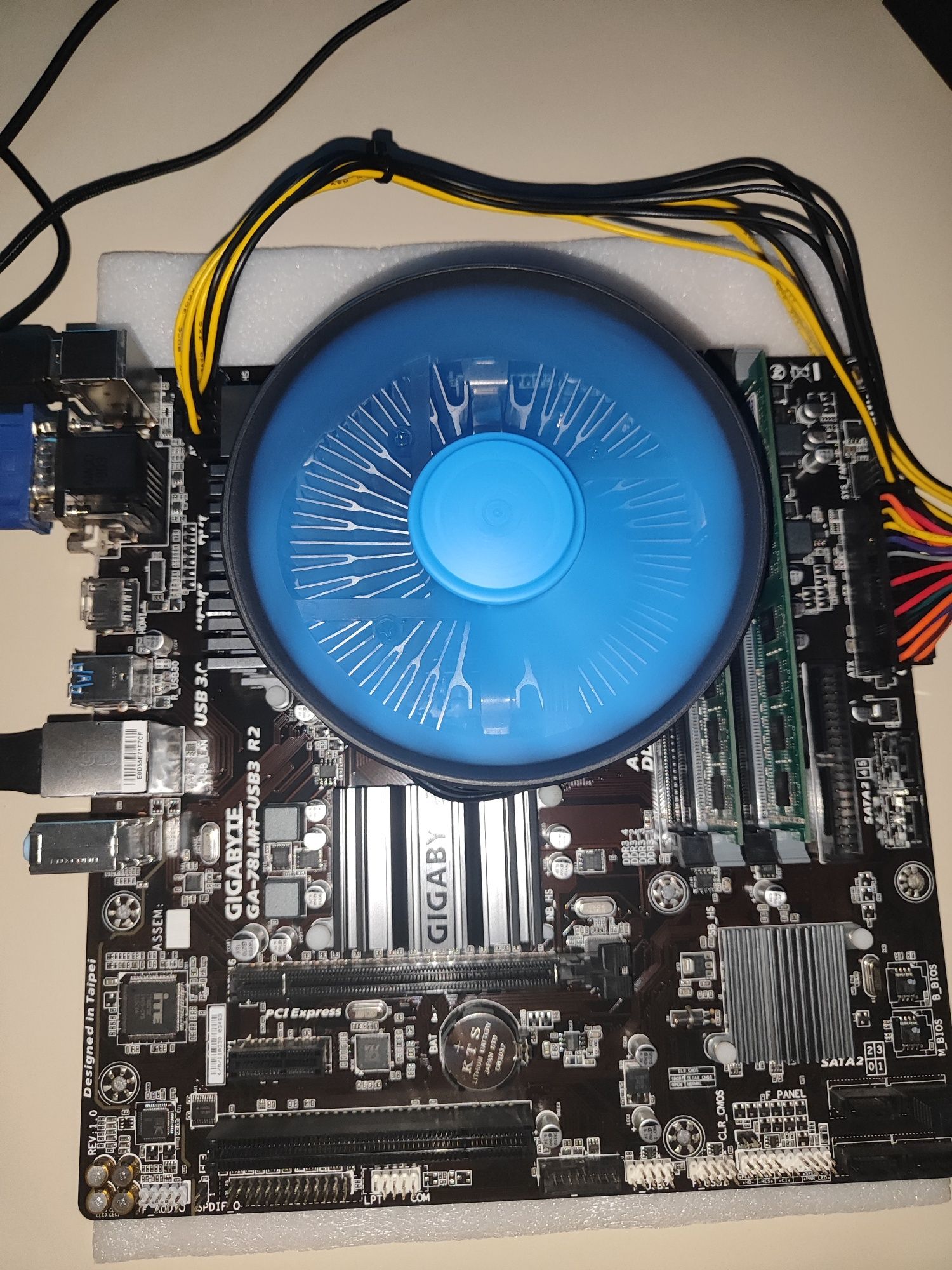 Комплект AMD FX-6300 + Gigabyte ga-78lmt-usb3 r2 + 16GB DDR3