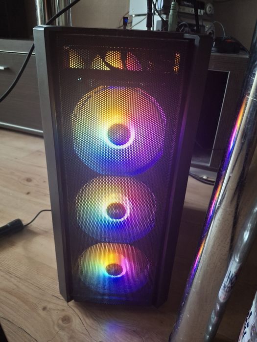 Комп'ютер та монітор RTX 3050 / Ryzen 5 3600 4.2hhz 16GB RAM