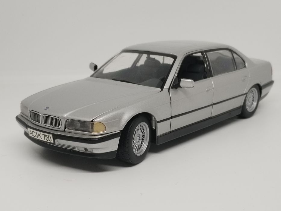 Колекційна масштабна модель BMW 7 series E38 750IL 1:24 Minichamps