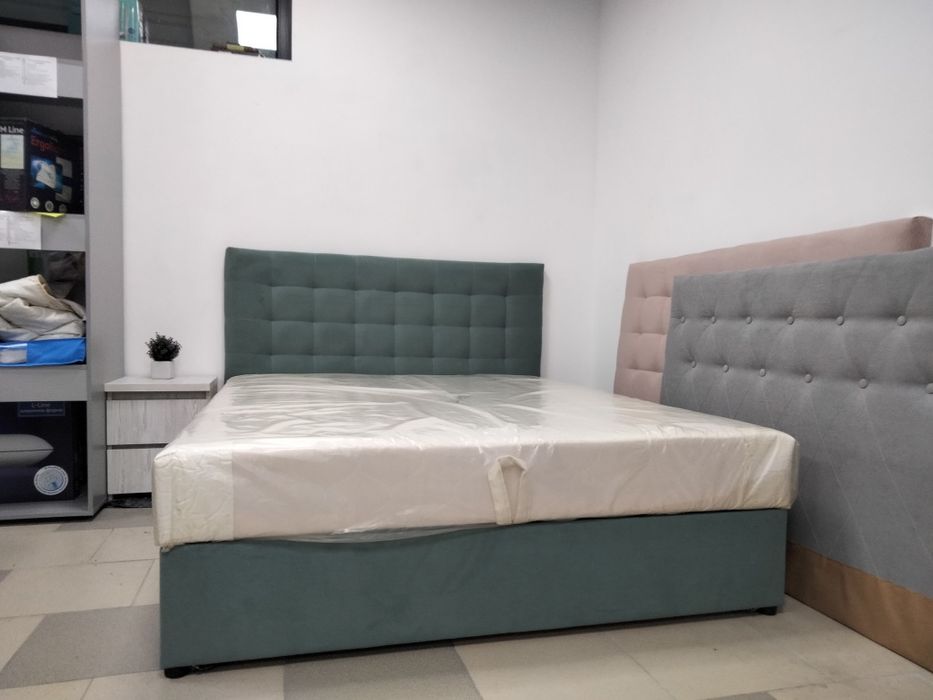 Ліжко з матрацом і підйомним механізмом. Кровать.