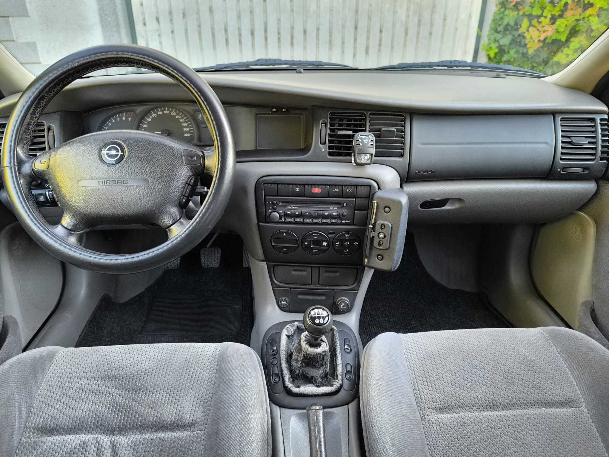 Opel Vectra B 1.6 16v – Espaçoso e Fiável