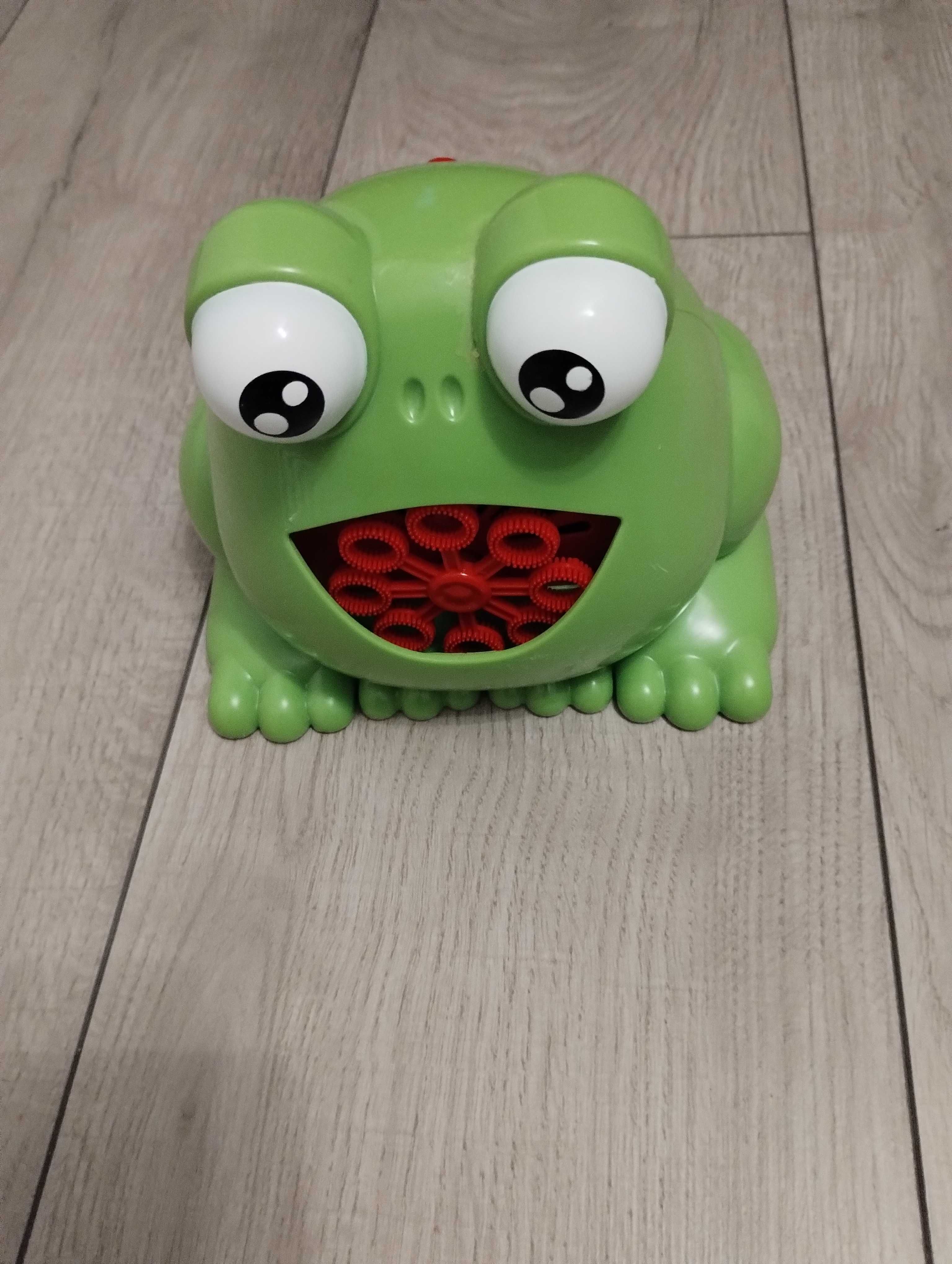 Zabawka żaba na banki mydlane