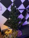 Arvore de natal com enfeites e luzes incluidas 1,20m