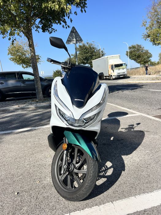 Moto PCX 2018 com apenas 33 mil km