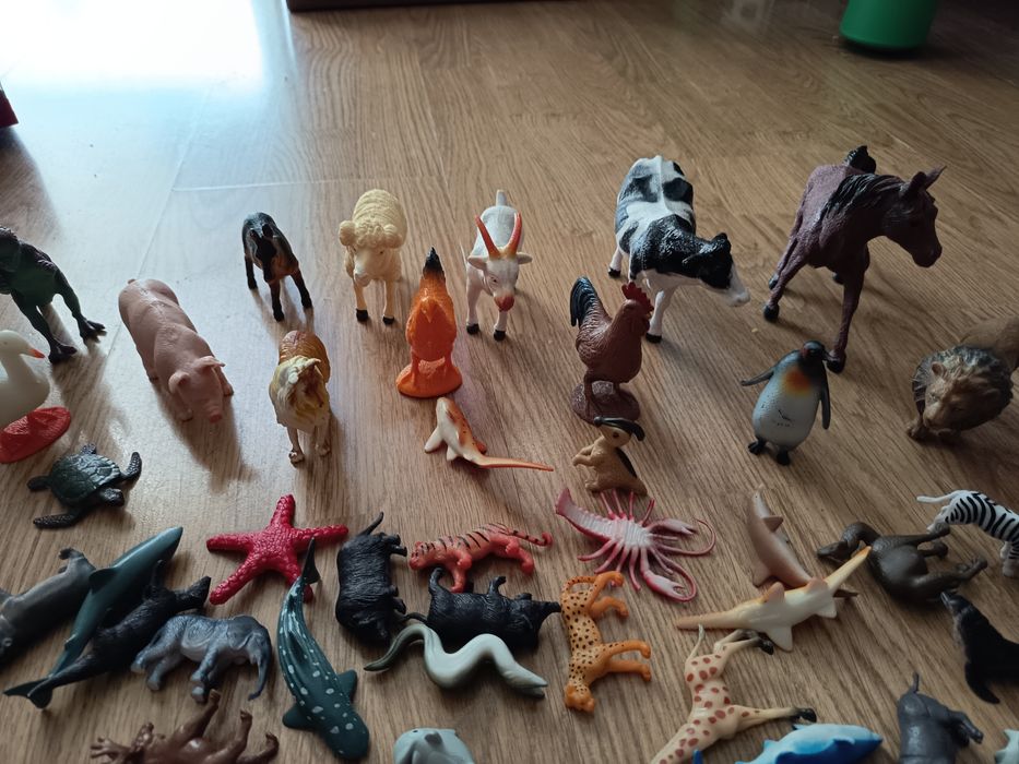 Zestaw figurek zwierzątek