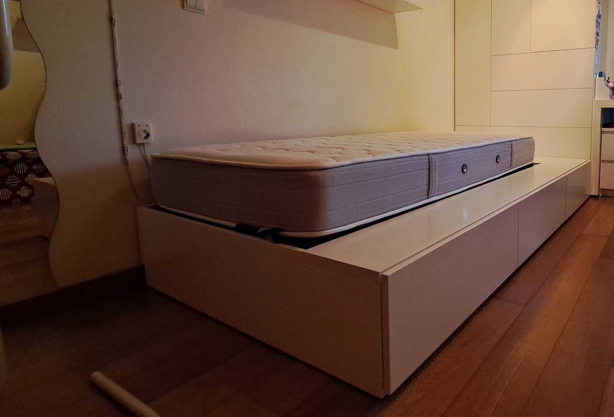 Cama solteiro com três gavetões e colchão - interdesign
