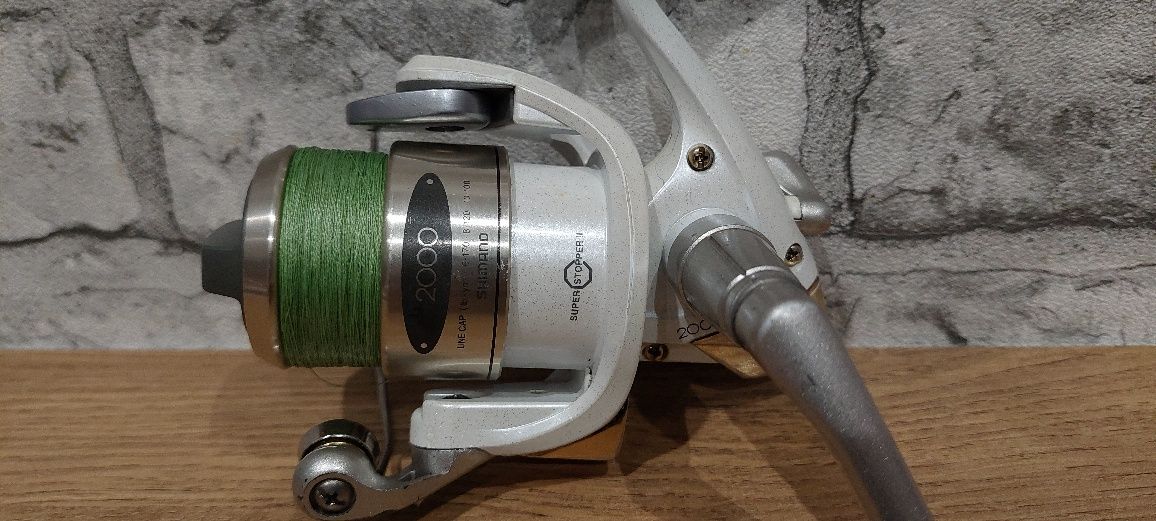 Kołowrotek shimano Stradic FG 2000