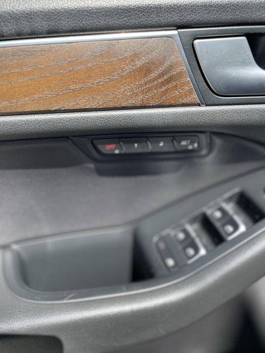 Надійний кросовер AudiQ5 2013