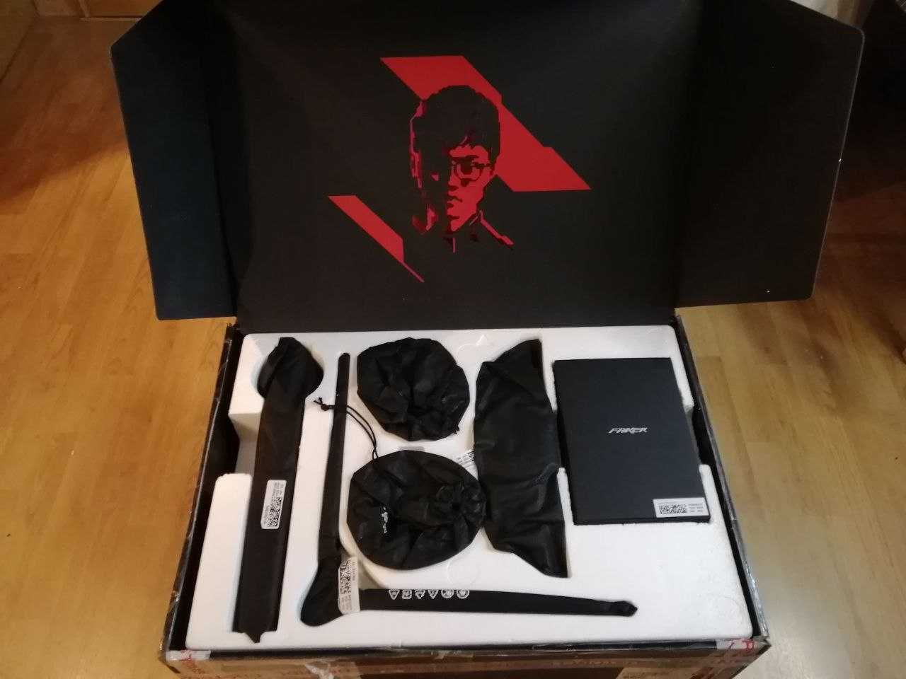 Монитор Samsung Odyssey G7 T1 Faker Edition 26.9"  240 Hz QHD HDR VA
