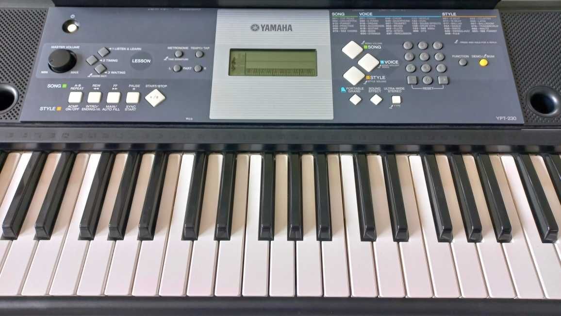 Keyboard Yamaha YPT-230 + pulpit, pokrowiec, statyw, zasilacz