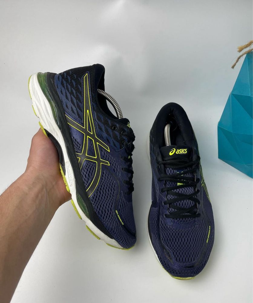 Кросівки ASICS в ідеальному стані,модель gel-cumulus 19