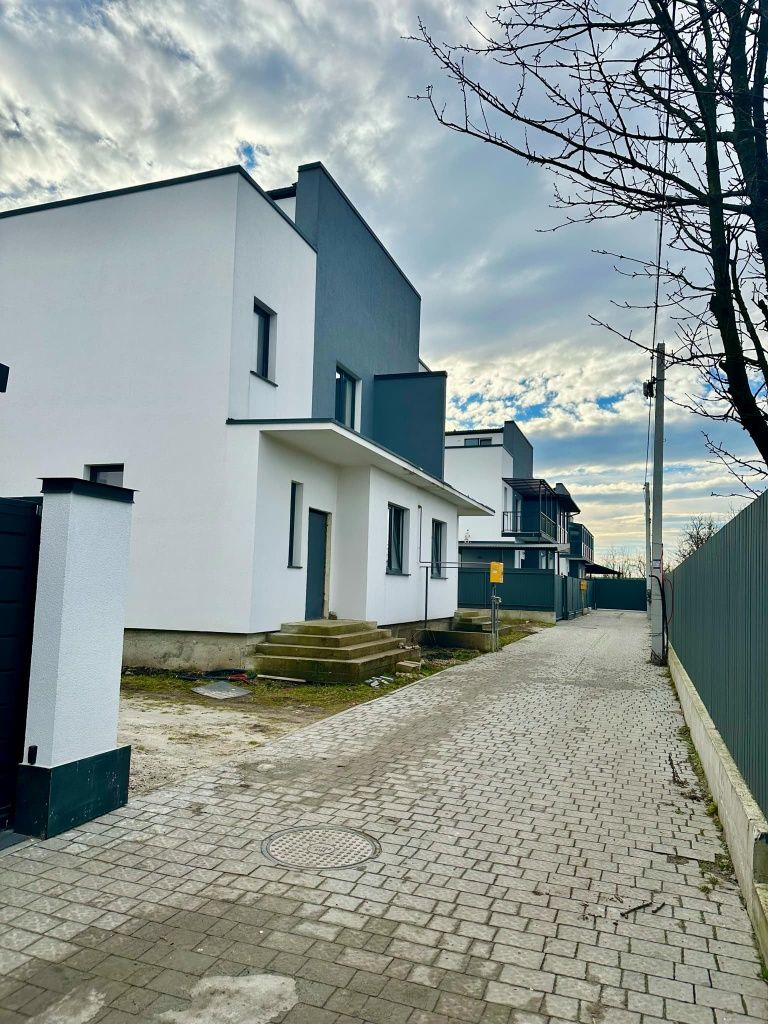 Продам котедж Пасіки-Зубрицькі (передмістя Львова), Єоселя