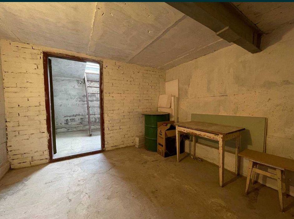 Гараж в ГК Перемога, ул. Полярная 10В. 40 м2