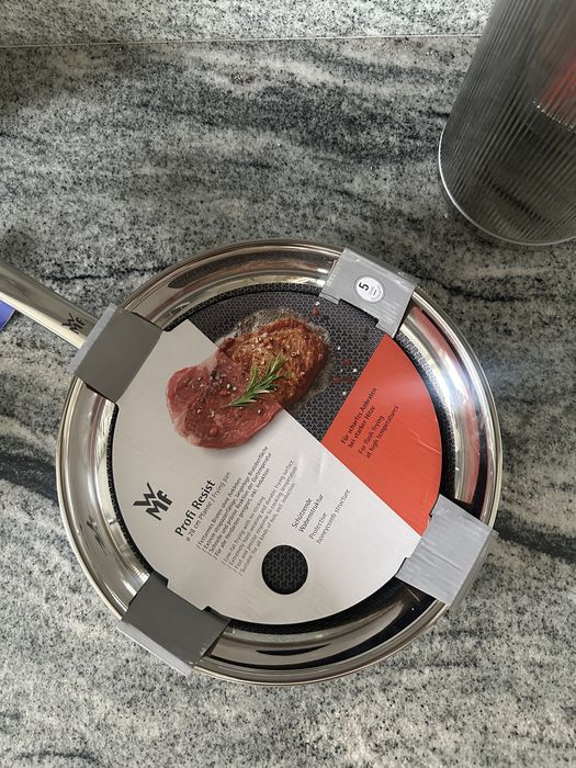 WMF Patelnia Profi Resist