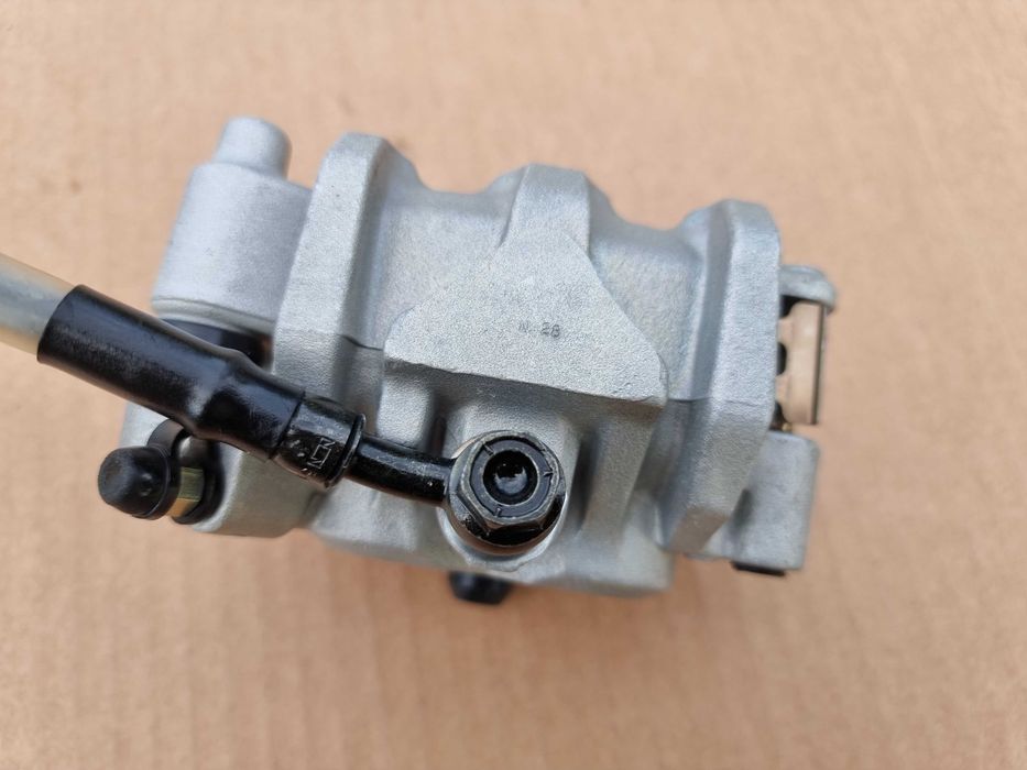 Przód przedni zacisk hamulcowy + przewód Honda CRF 450 stan BDB