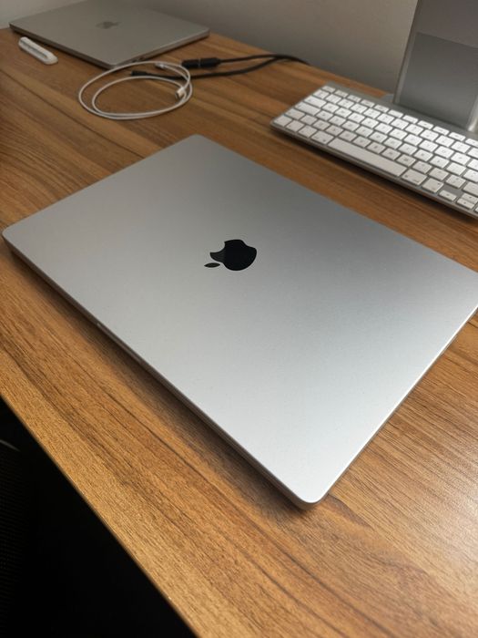 MacBook Pro M1 16 cali 2021 1TB 16GB (0 cykli)