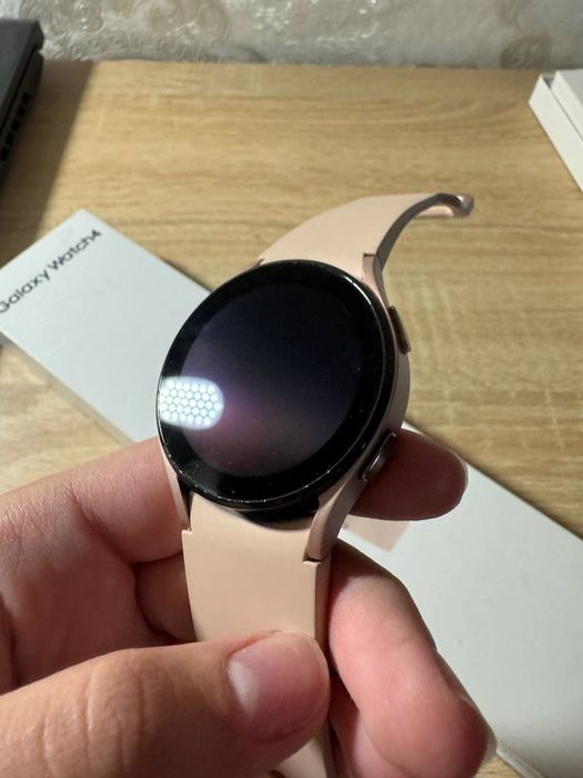 Смарт часы Samsung Watch 4