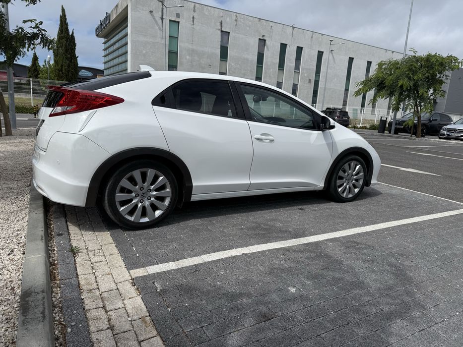 Honda Civic 1,6 diesel com 86.000 km reais.Nao aceito troca.