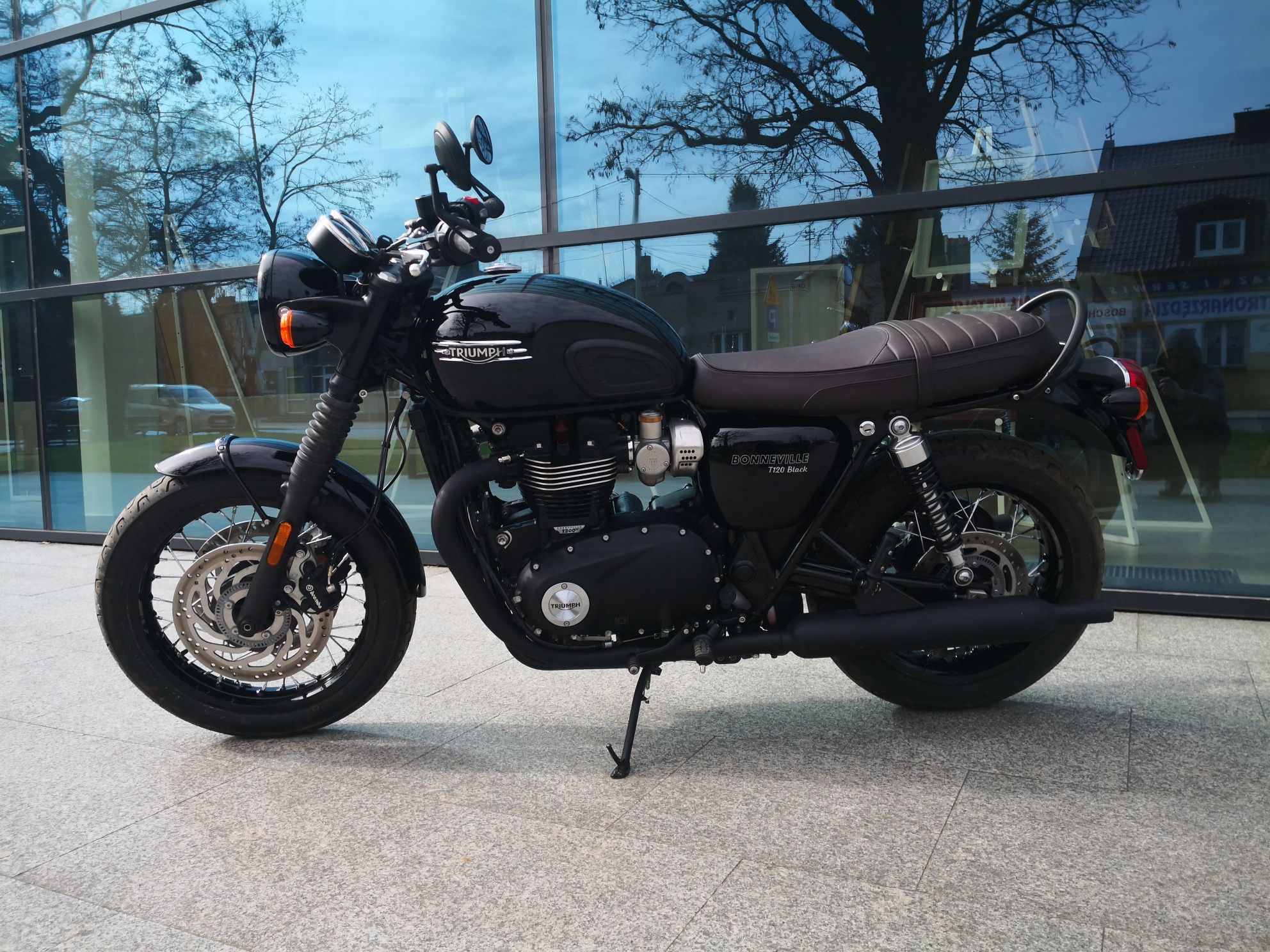 Triumph Bonneville T120 T100 Black