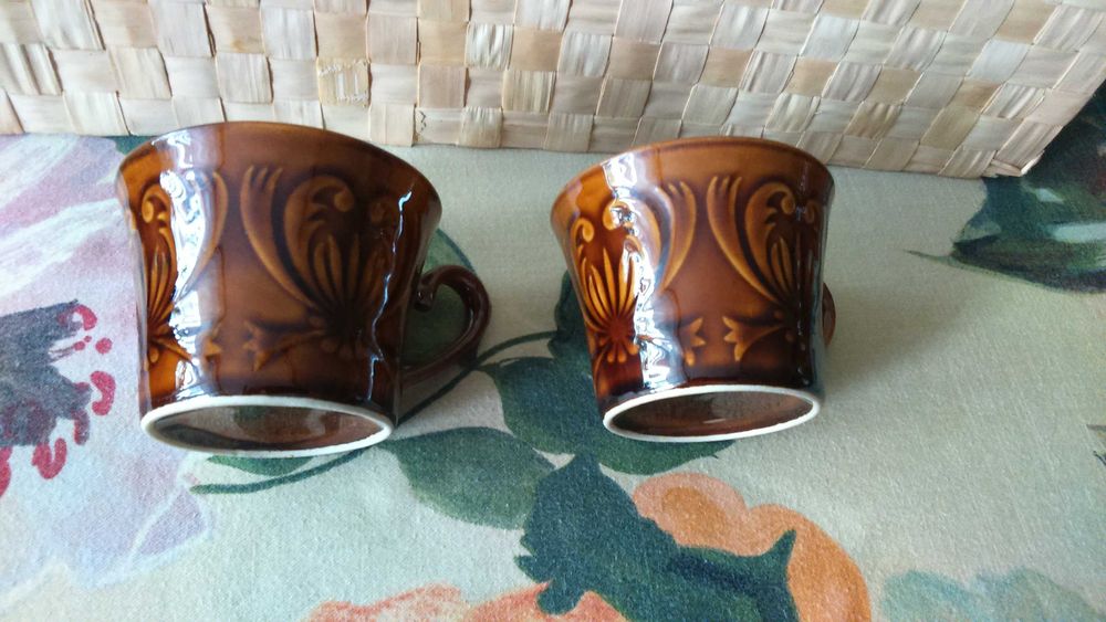 PRL porcelit Tułowice - 2 filiżanki z napisem Śląsk w środku Brązowe