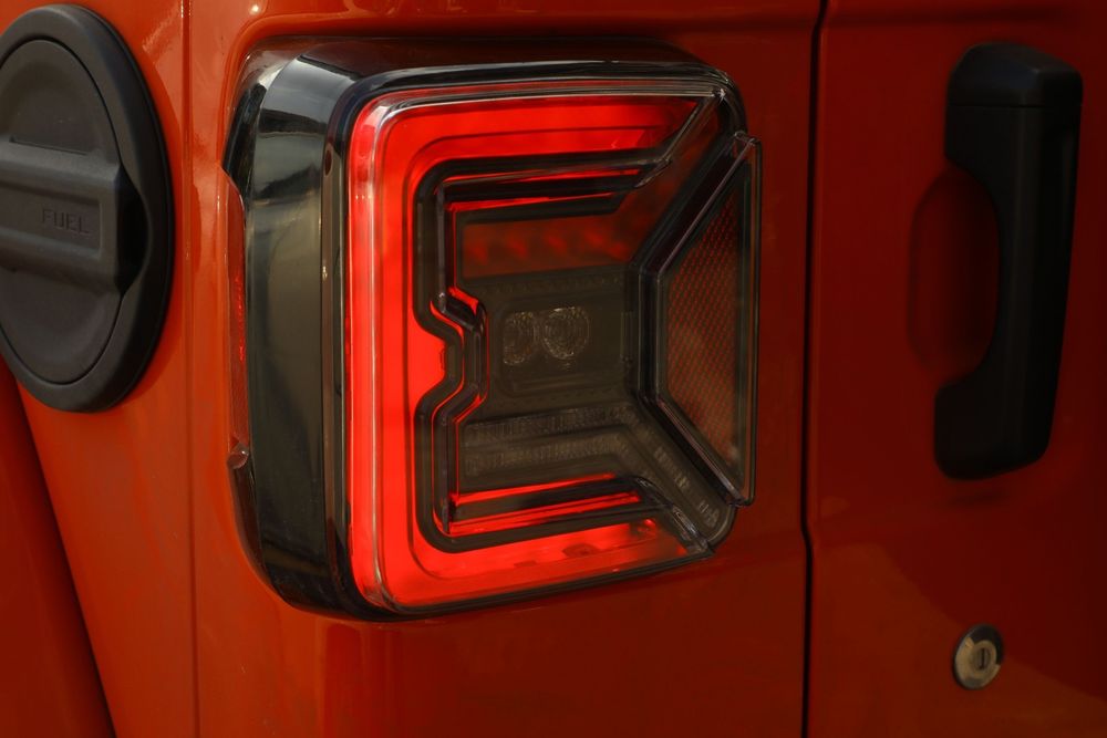 Lampy tył LED tylne Jeep Wrangler JL 2018 do 2023 europejskie