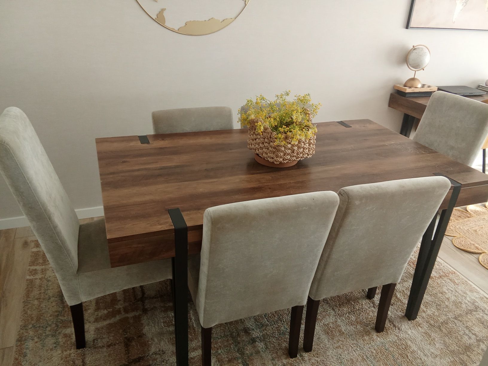 Mesa com cadeiras