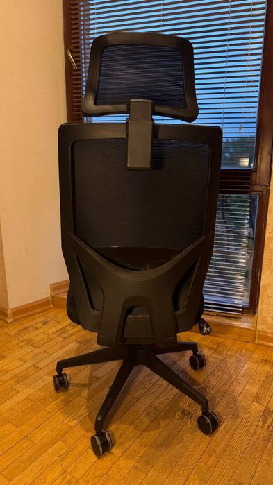 Офисное / компьютерное кресло