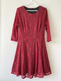 Женское платье красное гипюр