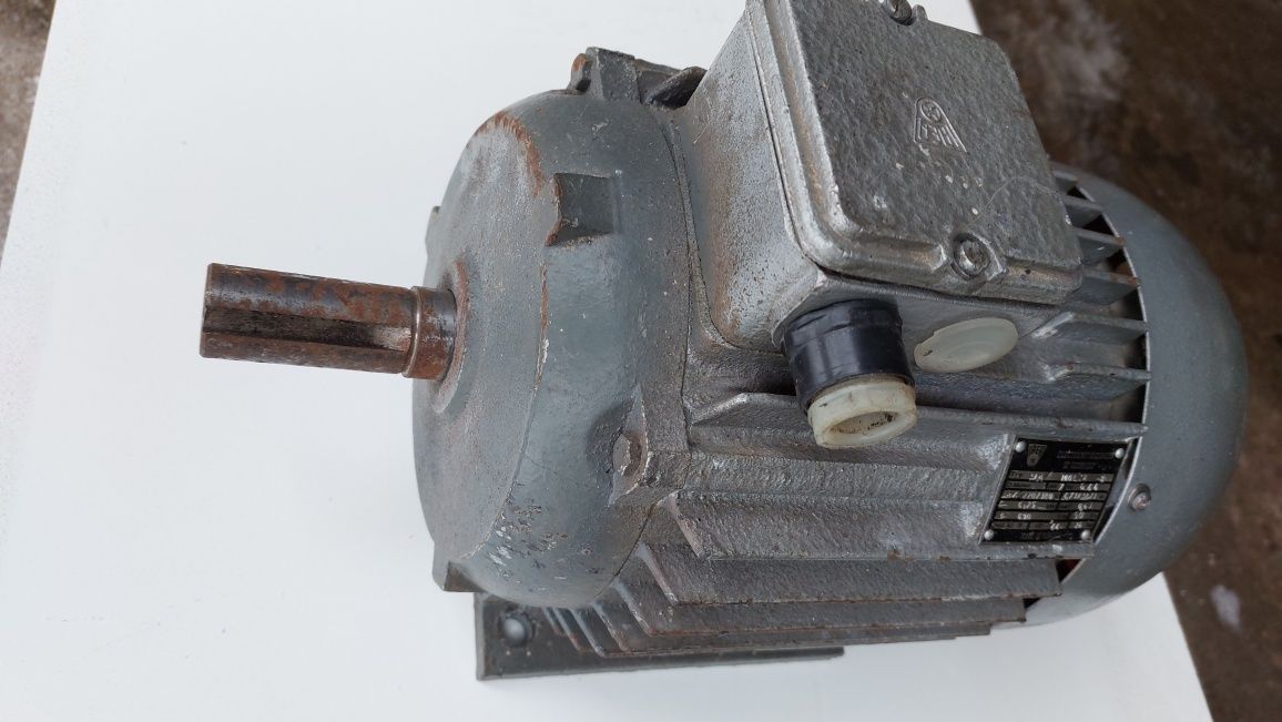 Silnik 220 /380v