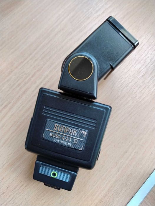 Вспышка Sunpak Auto 444D поворотная Minolta Leica Canon Nikon Fujifilm
