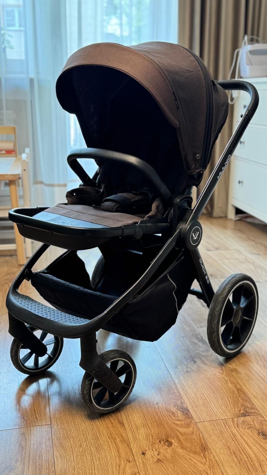 Wózek Muuvo Quick 3.0 + nosidło Avionaut Pixel Pro z bazą ISOFIX – zes