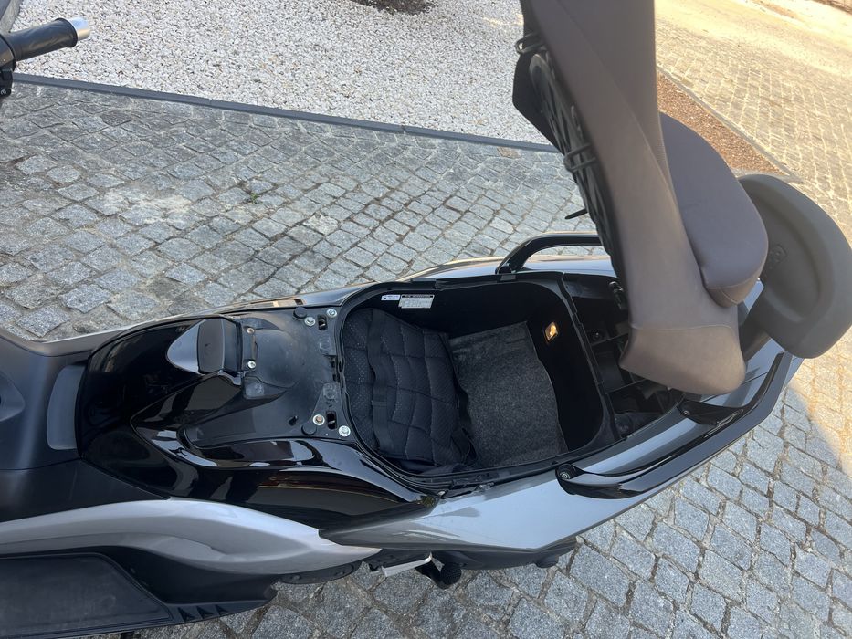YAMAHA Tmax 500  só 34 mil km ( ler anuncio)