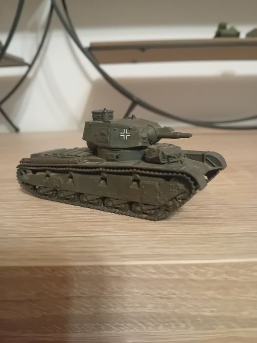 Żywiczny model 1/72 Neubaufahrzeug