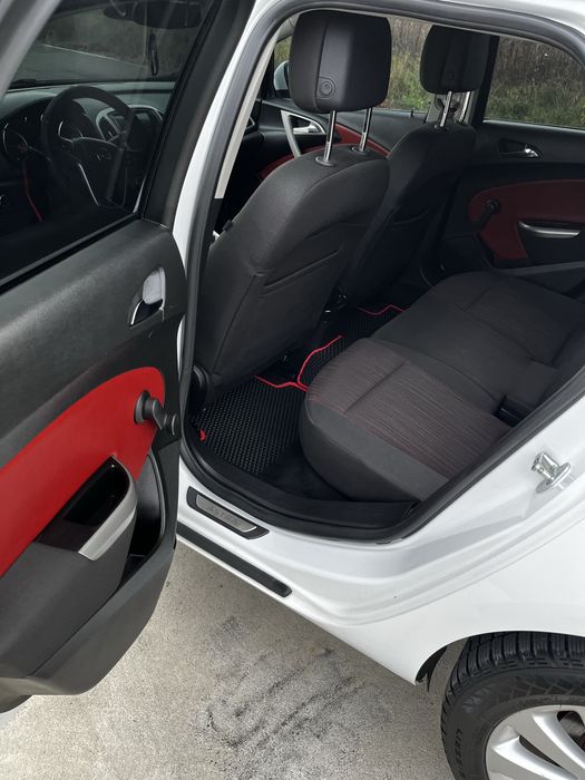 Продам Opel Astra 2011