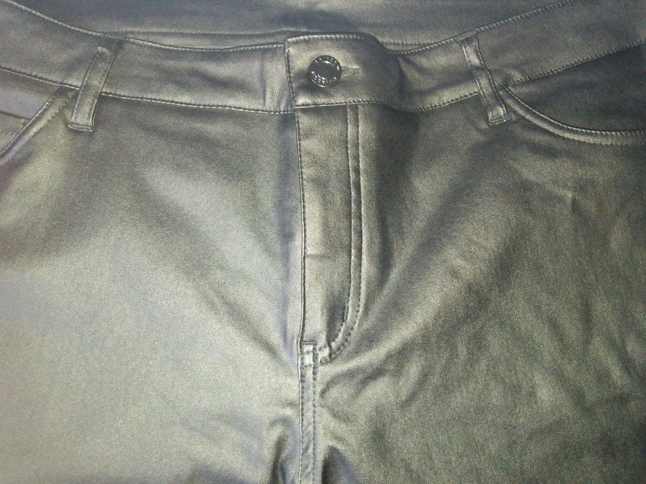 Новые! Чёрные, женские брюки под кожу с кружевом и бусинами 54- 56 раз