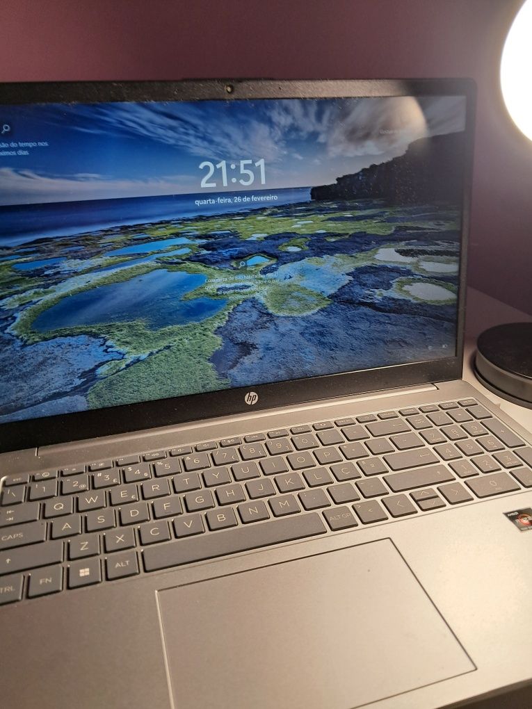 Computador HP praticamente novo