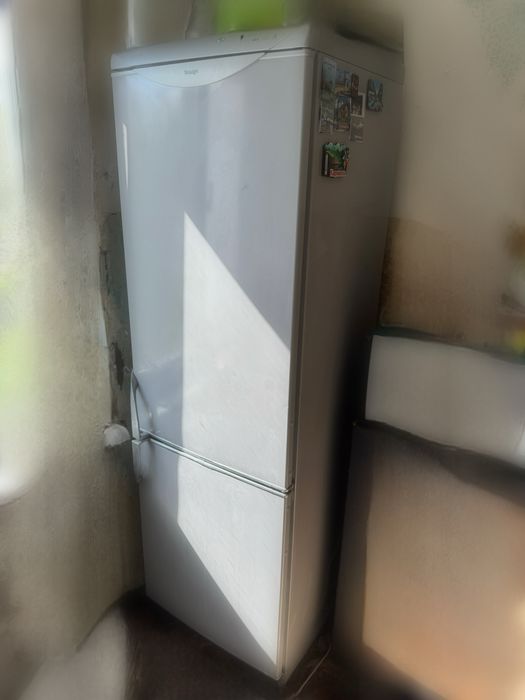 Продам холодильник Snaige