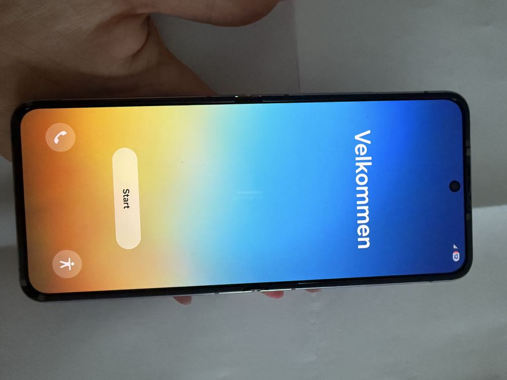 Sprzadam Samsung flip 4